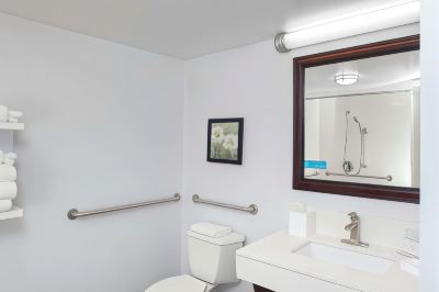 King Room - Disability Access with Roll-In Shower - Non-Smoking