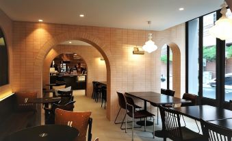 The Quarter Ploenchit by UHG