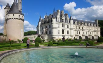 Loire Valley Lodges - Hotel