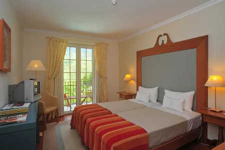 Estalagem do Vale Отели в г. Lombo Do Moleiro