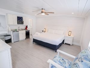 Siesta Key Beach Resort and Suites