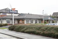 Premier Inn Nottingham Castle Marina Hotels near Broadgate Park