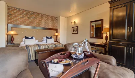 Riboville Boutique Hotel and Restaurant Отели рядом с достопримечательностью «Four Seasons Garden»