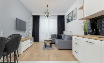 8th Floor Apartment in Warsaw by Renters