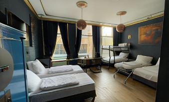 1. Amsterda..
