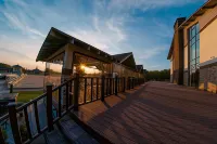 Za Povodom Hotel