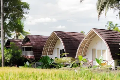 Damuh Pertivi, River and Rice Fields View Hotel dekat Warung Kartini