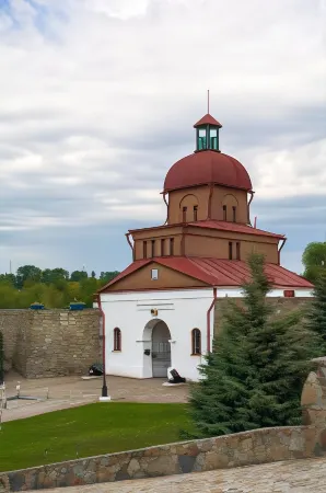 Мини-отель «12 месяцев» Отели рядом с достопримечательностью «Выставочный зал»