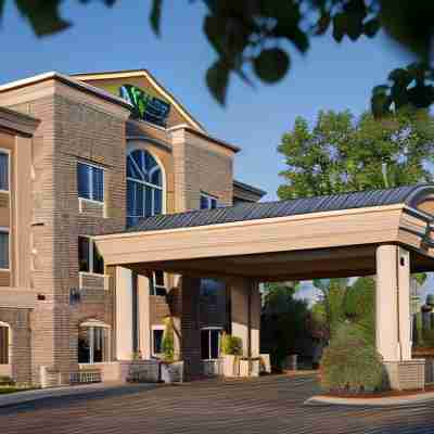 Holiday Inn Express & Suites SAGINAW by IHG Hotel Exterior