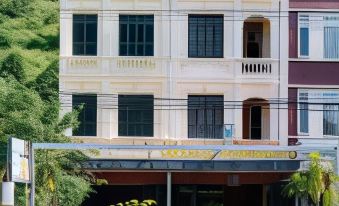 HG Hostel and Motobikes