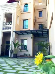 East Coast Hostel Hotels in Ji‘an Railway Station/Container House Starbucks