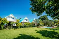 Dreampark Resort Hotels near Giant Raintree (Monkey Pod Tree)