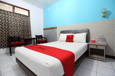RedDoorz Plus Syariah Near Lempuyangan Station 3 Hotel in zona Kridosono Stadium