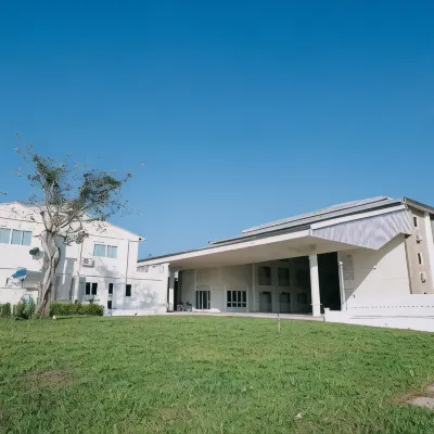 Eng Fah Luang Hotel Các khách sạn gần Bảo tàng Baan Dam