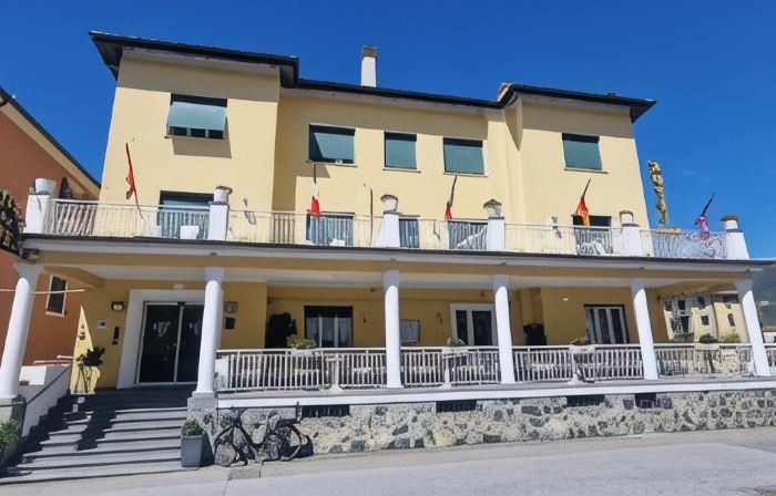 Hotel Dora