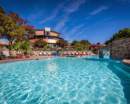 Lodge of Four Seasons Golf Resort, Marina & Spa Hotels in Pawhuska Township
