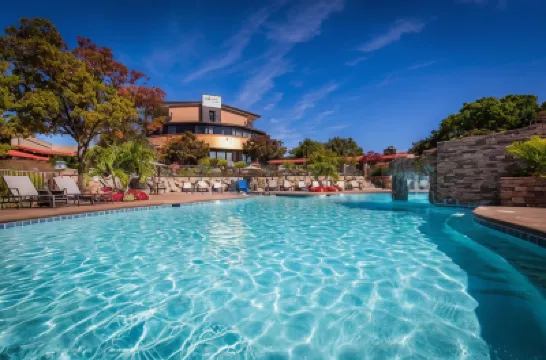 ロッジ オブ フォー シーズンズ ゴルフ リゾート マリーナ & スパ のホテル