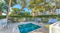 Renovated/Direct Ocean FT/1BR/1.5BA/Pool/Spa/Walk-in Shower/Roku Smart TVs/WiFi
