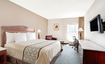 Days Inn by Wyndham Newport News City Center Oyster Point
