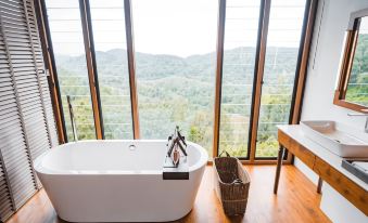 Glenross Living - A Collection of 7 Private Pool Villas and 3 Colonial Suites