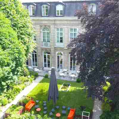 Clarance hôtel Hotel Exterior