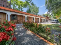 Cabinas Arrecife Hotels in Cahuita