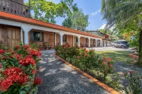 Cabinas Arrecife Hotels in 