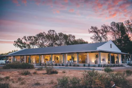 Sweetfontein Boutique Farm Lodge Отели в г. Bo-Karoo