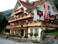 Hotel Sterne Hotels in Беатенберг