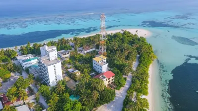 Ari Grand Hotel & Spa فنادق في Vilamendhoo