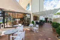 Bell Port Hotel - parking