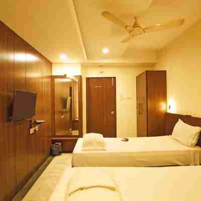 FabHotel Sonargaon - Near Park Street Rooms