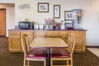Super 8 by Wyndham Yorkville Hotel a Bristol Township