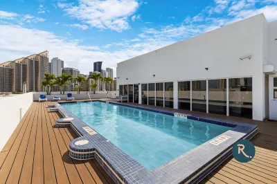 Roami at Sunny Isles Hotels in der Nähe von Aquanox Spa at the Trump International Beach Resort