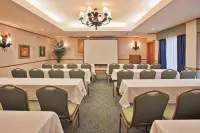 Best Western Plus Kissimmee-Lake Buena Vista South Inn  Suites