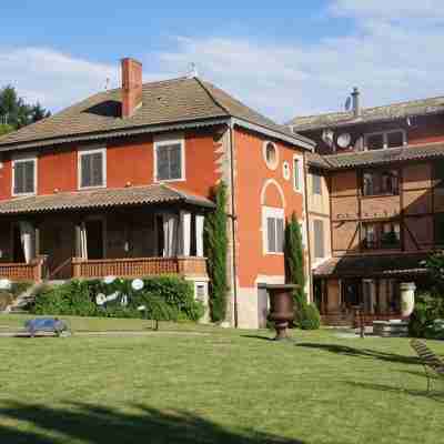 Les Jardins de la Tour Hotel Exterior