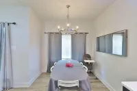 King Bed - Country Modern Farmhouse Abilene - Sleeps 18 close to Dyess AFB