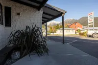 Alpine Glacier Motel - Motel