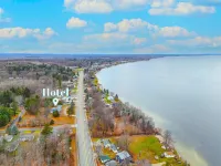 The Blue Anchor at Houghton Lake Hotels in Houghton Lake