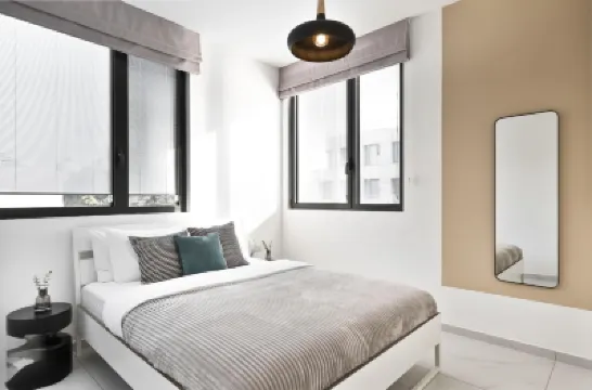 Mate Allenby - by Homy Hotels in 