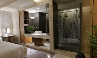 Michelle Hotel