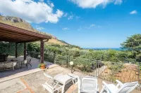 Villa Noemi seaview and beautiful garden... Unforgettable holiday!