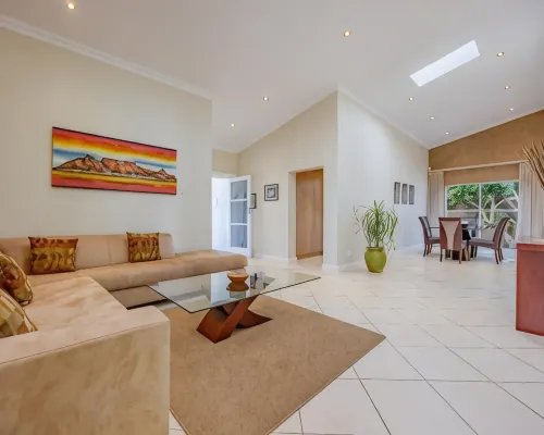 Hajo's Lodge & Spa Hotels near Paddocks shopping Centre
