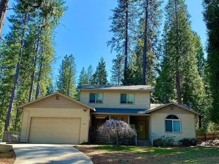 Luxury Home in Blue Lake Springs, Close to Bear Valley and Giant Sequoia Trees