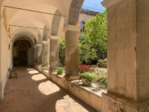 奇歐斯特羅之家酒店