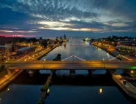 Spacious House with PARKING & Ideal for Long Stays 오스위고 호텔