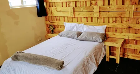 Sunset Beach Backpackers Отели в г. Блубергстранд