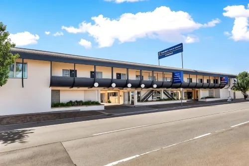 Comfort Inn & Suites Manhattan Hotels in Windsor Gardens