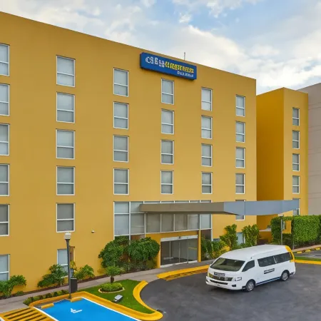 City Express by Marriott San Luis Potosi Zona Universitaria Отели рядом с достопримечательностью «Парк Тангаманга»
