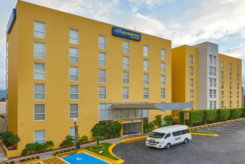 City Express by Marriott San Luis Potosi Zona Universitaria - parking